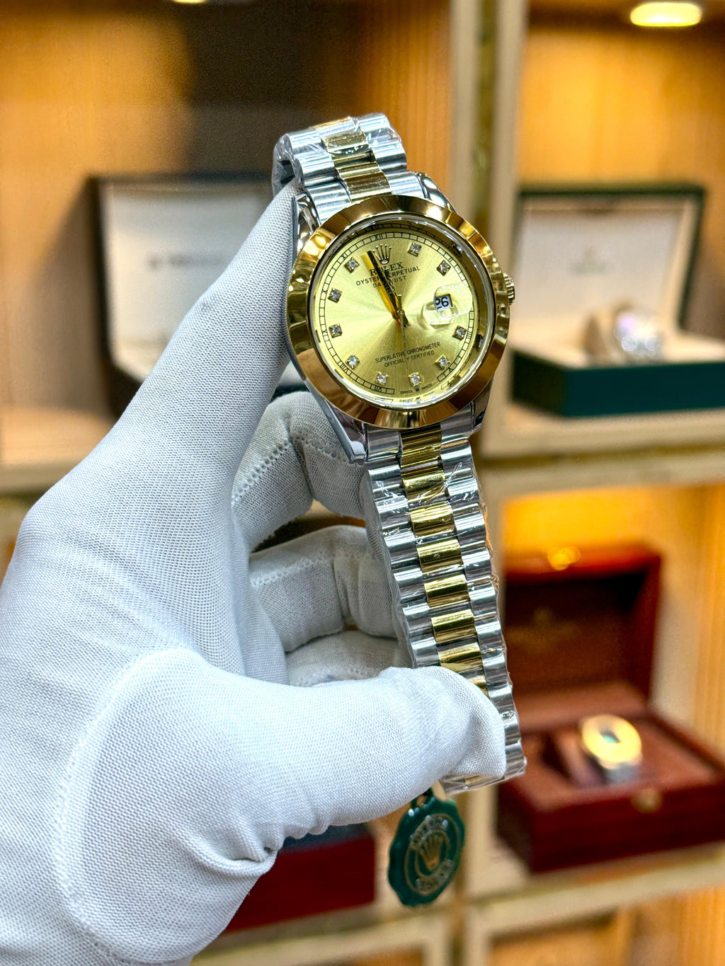 Prestige Classic Two-Tone Wristwatch – Timeless Luxury Design